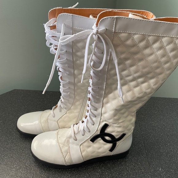 Authentic Chanel ivory/white boots, 39/8, NWOT - Picture 9 of 9